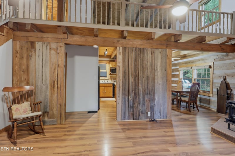 1027 N Sequoyah Dr, Friendsville, TN 37737