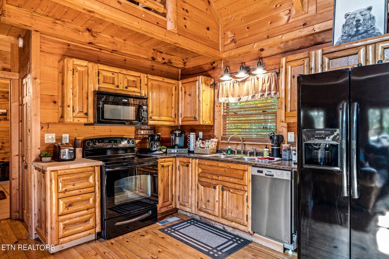 1027 View Dr, Sevierville, TN 37876