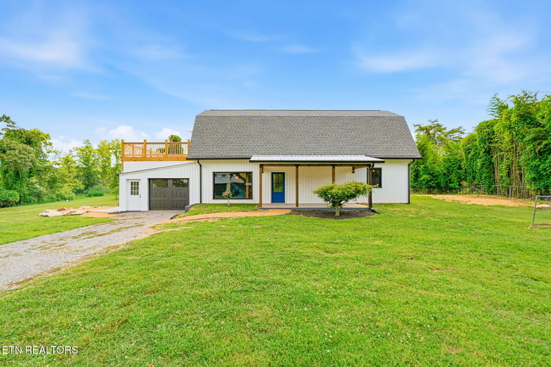 10275 Beals Chapel Rd, Lenoir City, TN 37772