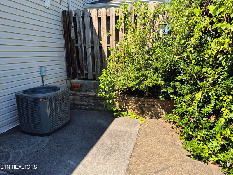 1028 Ashley Michelle Ct, Knoxville, TN 37934