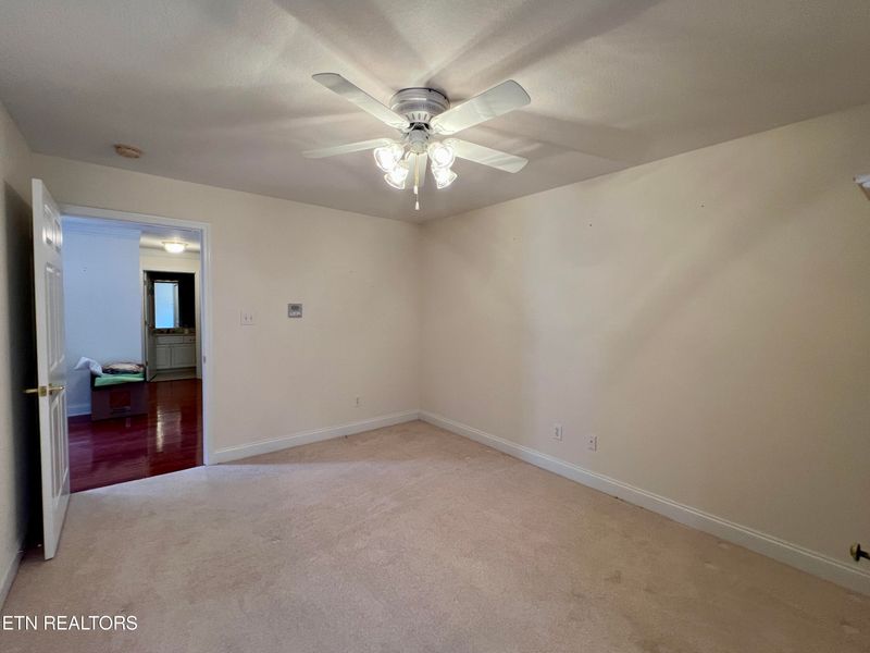 1028 Fine Glen Dr, Sevierville, TN 37862