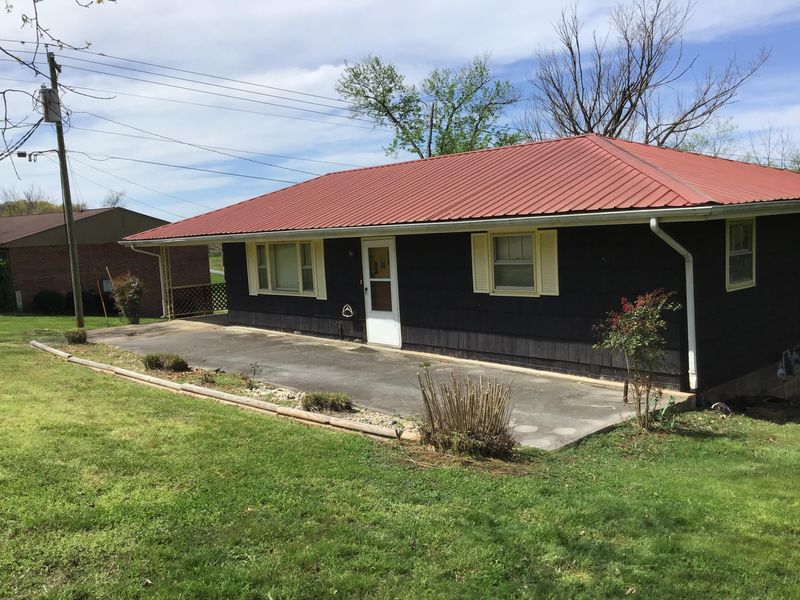 1028 Grove St, Loudon, TN 37774
