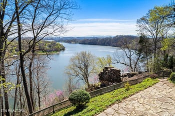 1028 Parks Ferry Rd, Friendsville, TN 37737