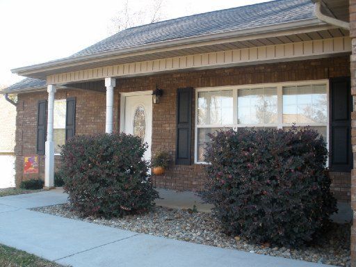1028 Saint Johns Dr, Maryville, TN 37801