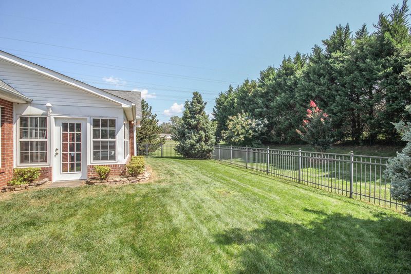 1029 Brighton Dr, Alcoa, TN 37701