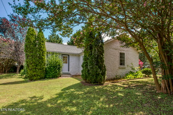 1029 E Race St, Kingston, TN 37763
