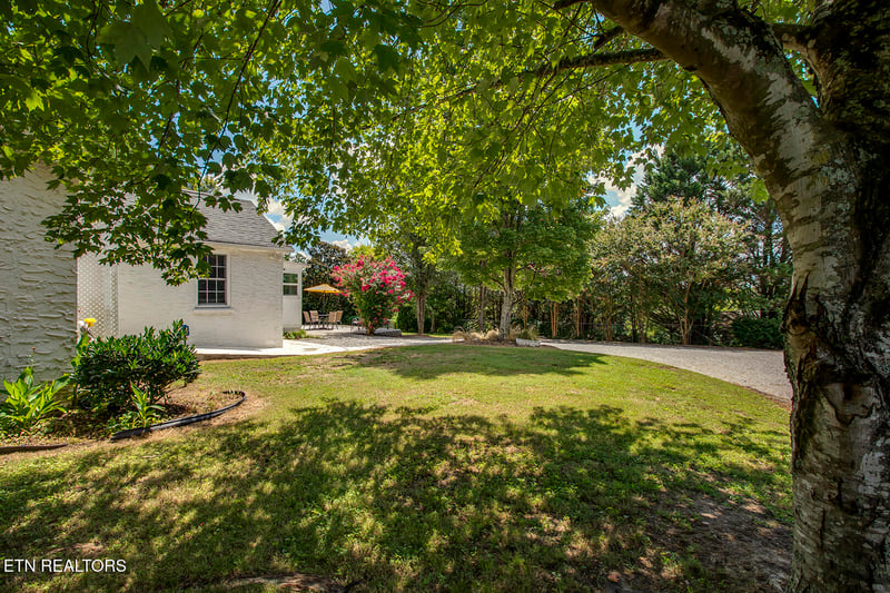1029 E Race St, Kingston, TN 37763