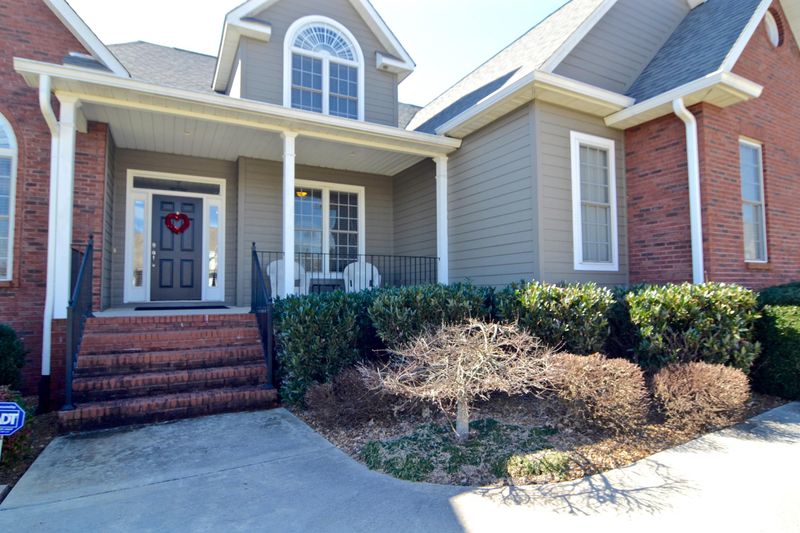 1029 Foxdale Dr, Maryville, TN 37803