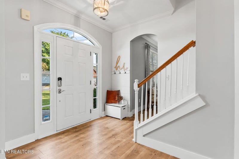 1029 Garnet Hill Dr, Lenoir City, TN 37772