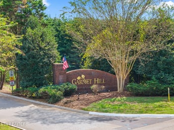 1029 Garnet Hill Dr, Lenoir City, TN 37772