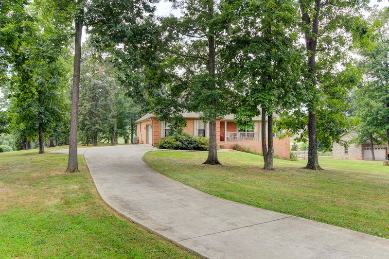 1029 Maple Ln, Greenback, TN 37742