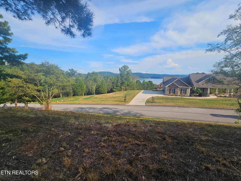 103 - 105 Docks Of The Bay Dr, Rockwood, TN 37854