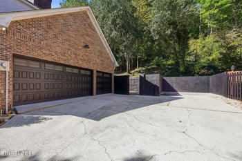 103 Amanda Pl, Oak Ridge, TN 37830