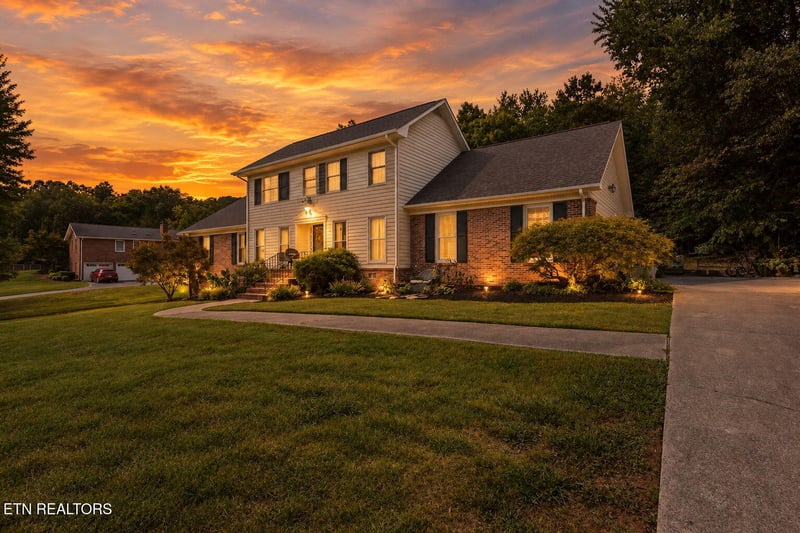 103 Baker Ln, Oak Ridge, TN 37830