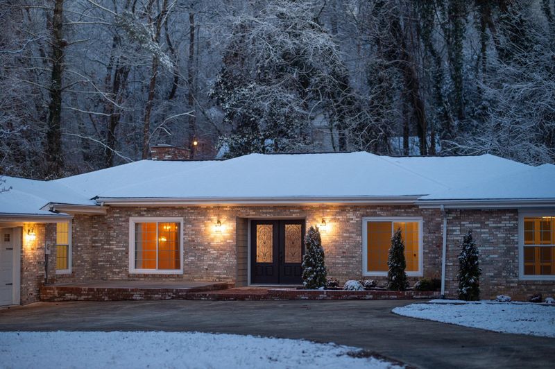 103 Balboa Cir, Oak Ridge, TN 37830