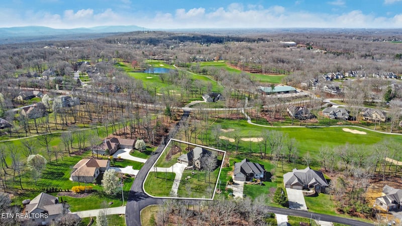 103 Bent Oak Ter, Crossville, TN 38558