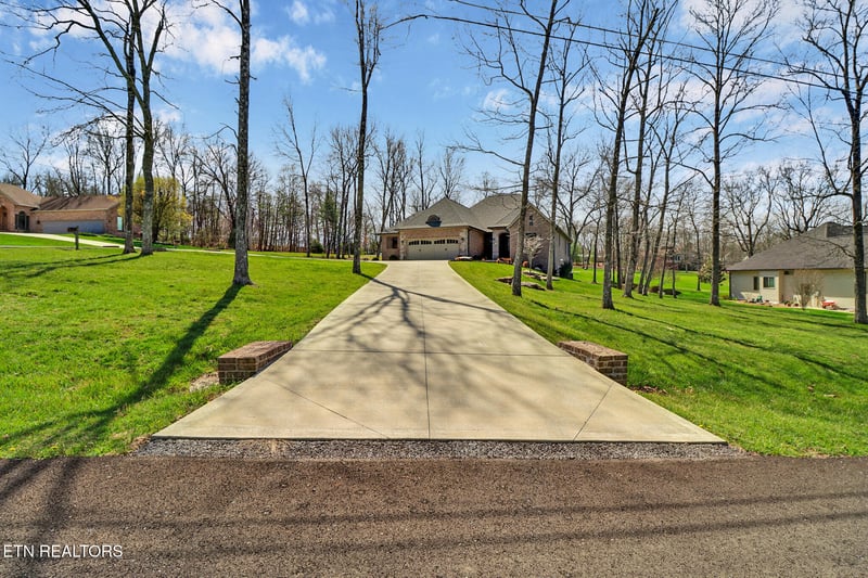 103 Bent Oak Ter, Crossville, TN 38558