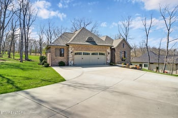 103 Bent Oak Ter, Crossville, TN 38558