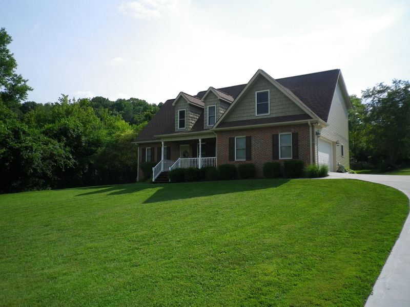 103 Branch Ln, Clinton, TN 37716