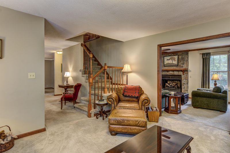 103 Bridgewater Ln, Oak Ridge, TN 37830
