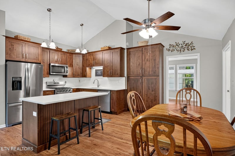 103 Brighton Ln, Crossville, TN 38558
