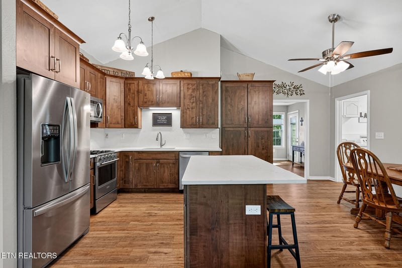 103 Brighton Ln, Crossville, TN 38558
