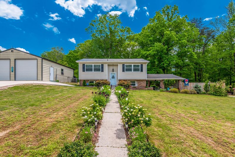 103 Brownlow Dr, Rockwood, TN 37854