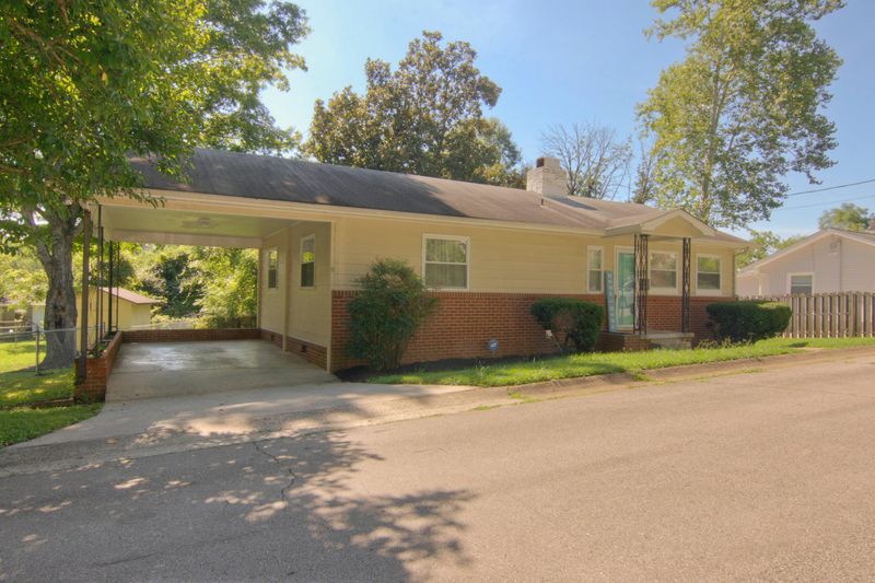 103 Carlisle, Oak Ridge, TN 37830