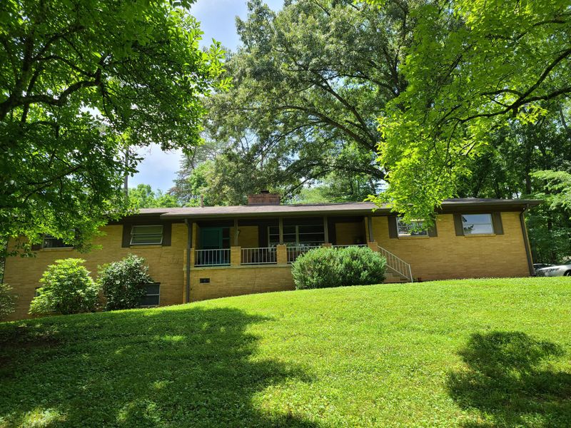 103 Carnegie Dr, Oak Ridge, TN 37830