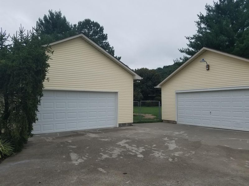 103 Cayuga Ln, Clinton, TN 37716