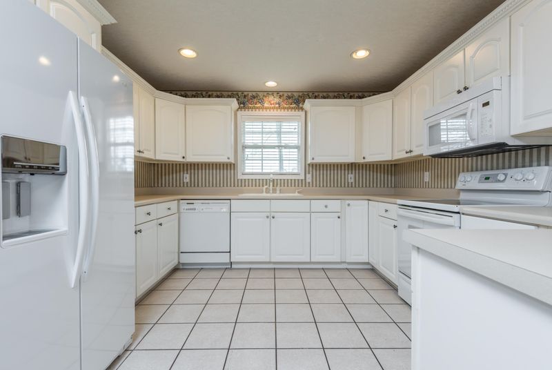103 Cedar Greens Dr, Kingston, TN 37763