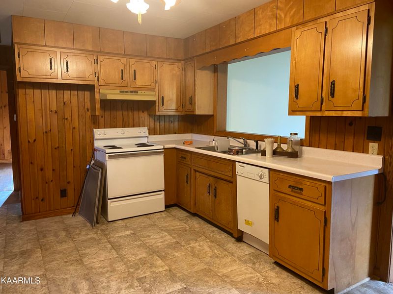 103 Chapel Ave, Sweetwater, TN 37874
