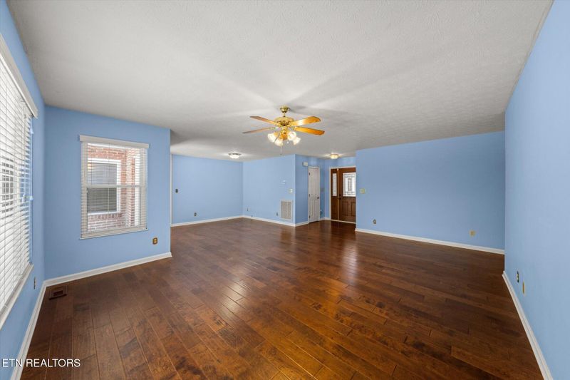 103 Chester Ln, Oak Ridge, TN 37830