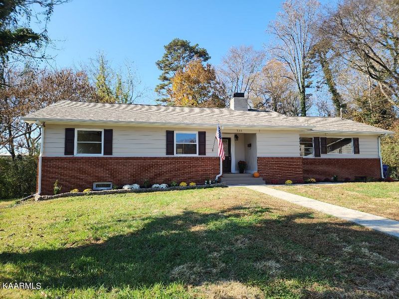 103 Delaware Ave, Oak Ridge, TN 37830