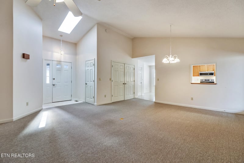 103 Dovenshire Dr, Crossville, TN 38558