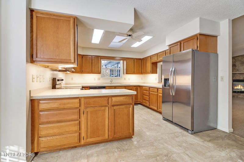103 Dovenshire Dr, Crossville, TN 38558