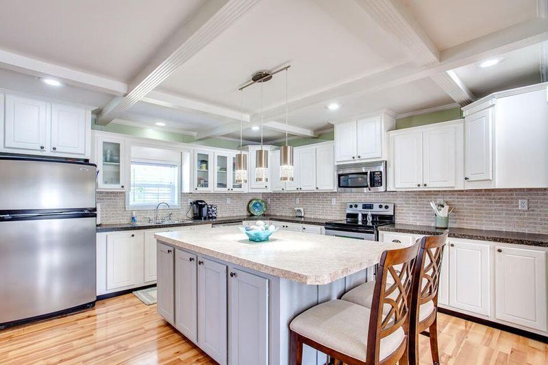 103 Dream Catcher Ln, Powell, TN 37849