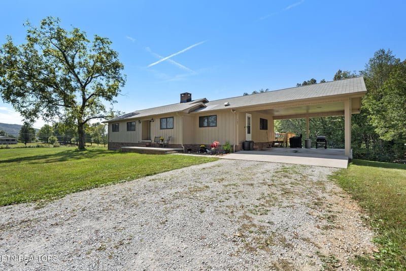 103 Duncan Woods Rd, Oliver Springs, TN 37840