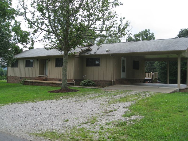 103 Duncan Woods Road Rd, Oliver Springs, TN 37840
