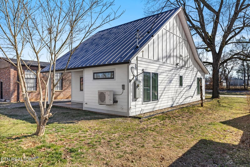 103 E Main St, Englewood, TN 37329