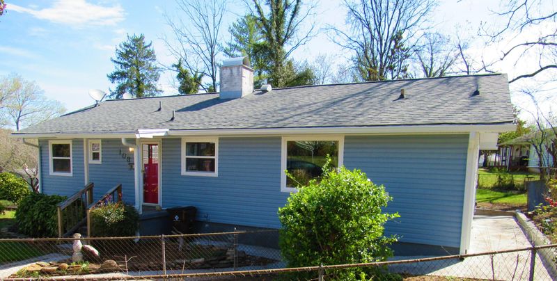103 E Price Rd, Oak Ridge, TN 37830
