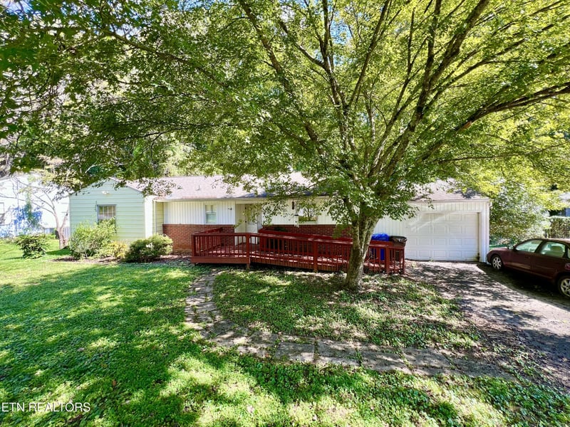 103 Emerson Cir, Oak Ridge, TN 37830