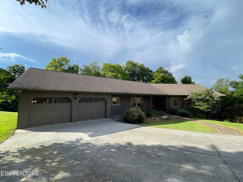 103 Farmington Pl, Clinton, TN 37716