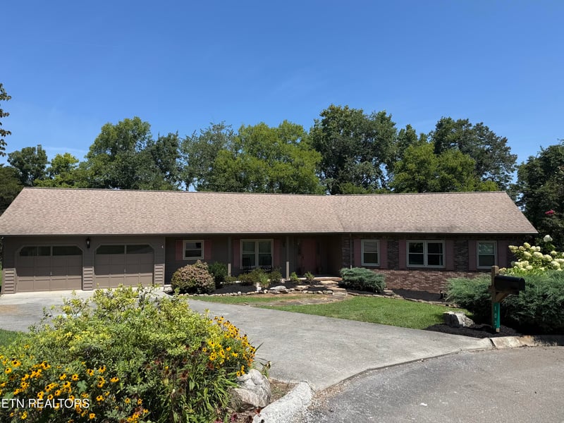 103 Farmington Pl, Clinton, TN 37716