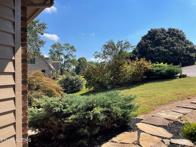 103 Farmington Pl, Clinton, TN 37716