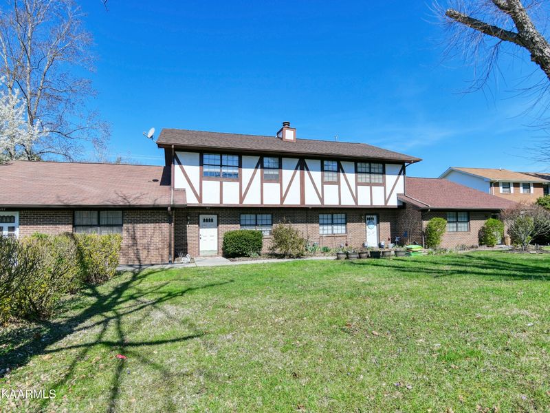 103 Golfcrest Ln, Oak Ridge, TN 37830