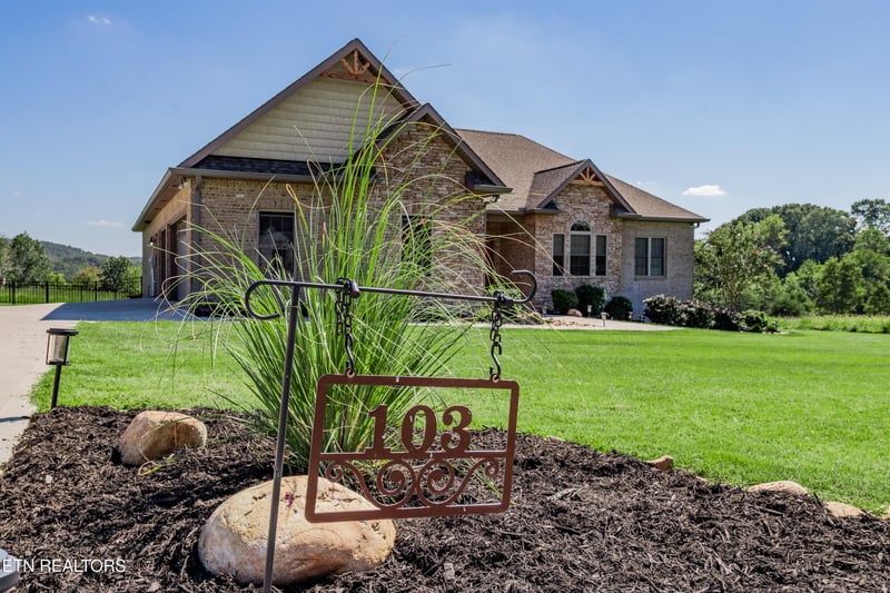 103 Harbor View Ln, Harriman, TN 37748