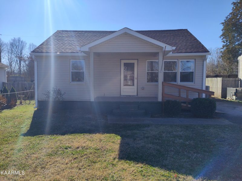103 Highland Ave, Loudon, TN 37774