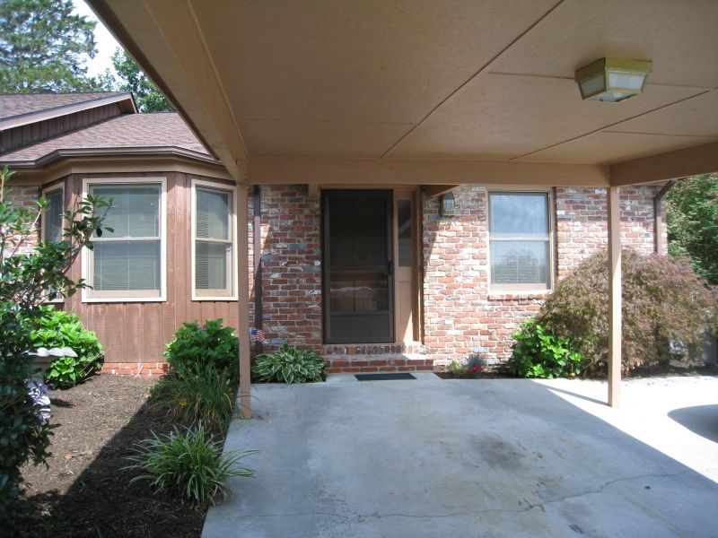 103 Hugh Ln, Oak Ridge, TN 37830