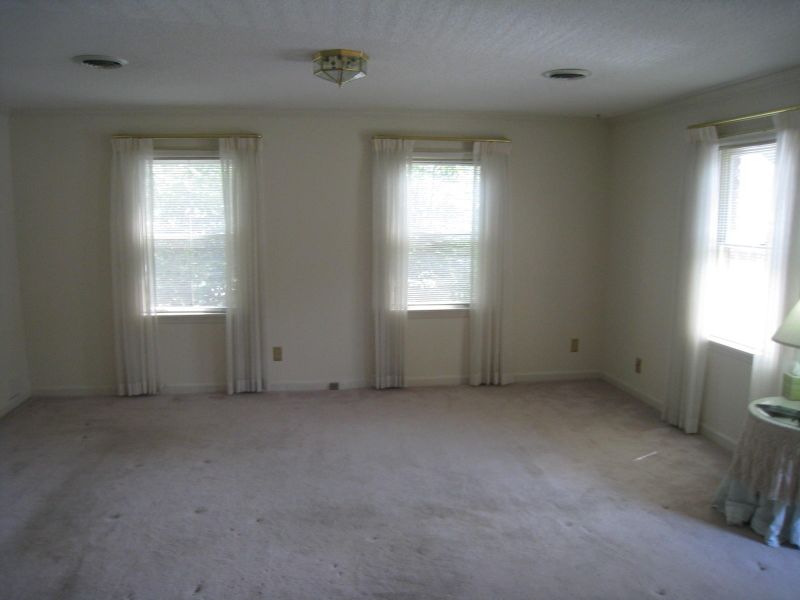 103 Hugh Ln, Oak Ridge, TN 37830